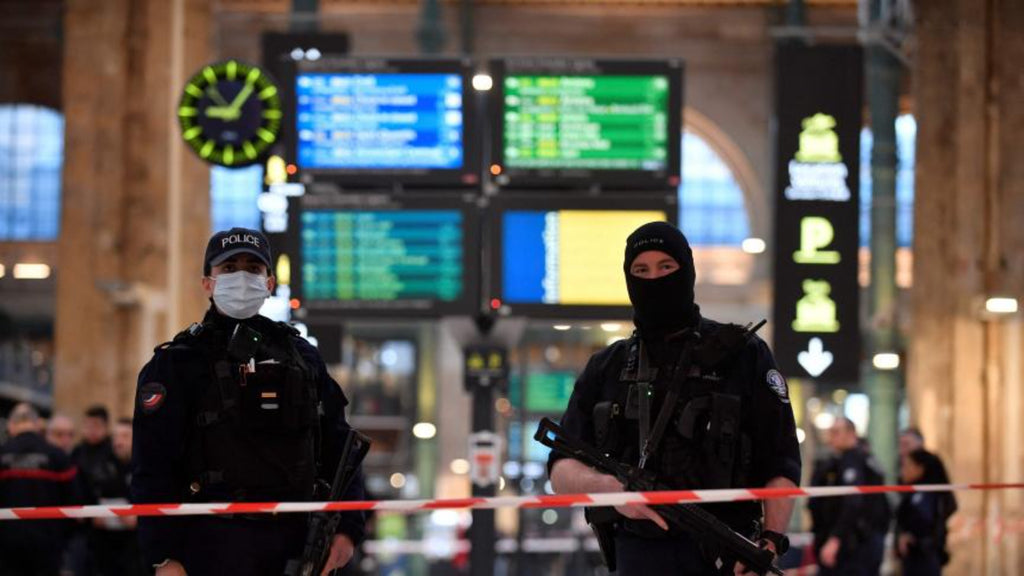 Stabbing injuries at the Gare du Nord in Paris, the attacker arrested