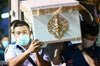 Thailand: mourning after the killing in a crib, the king expected on site