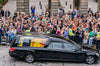 Death of Queen Elizabeth II: crowds in front of St. Gilles Cathedral in Edinburgh for the farewell to Queen Elizabeth